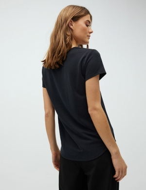 45148581 880 BLACK
