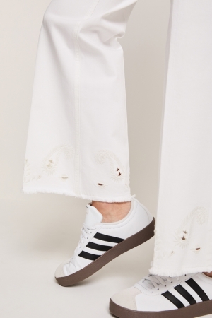 SS251.005340 002 WHITE