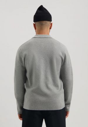 405924 831 GHOST GREY