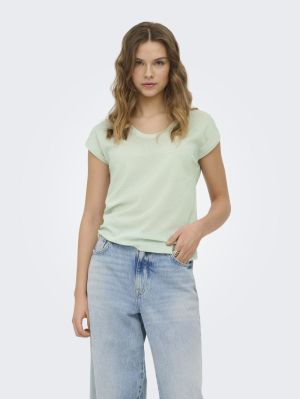 15136069 GREEN LILY