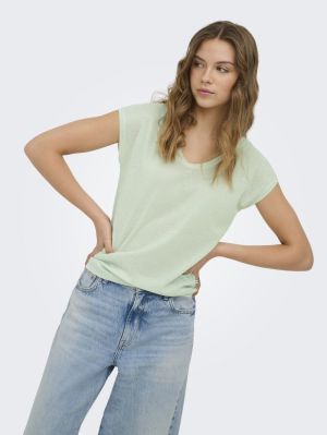 15136069 GREEN LILY