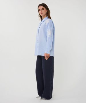 SP26.14028 933 WHITE/BLUE