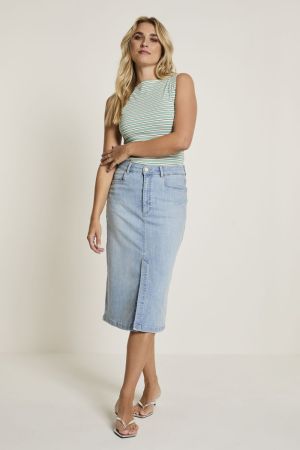 SS262.266405-D182 RIVER BLUE