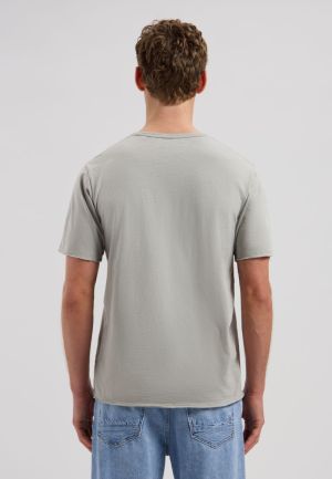 202274 831 GHOST GREY