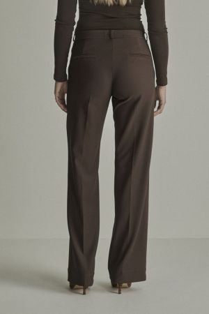 FW261.220206 205 DEEP BROWN