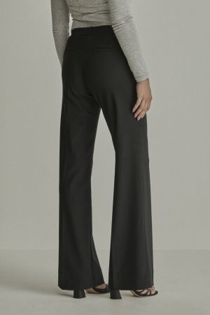 FW261.220206 001 BLACK