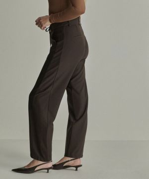 FW262.199428 205 DEEP BROWN