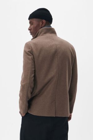 30204813 181112 WALNUT
